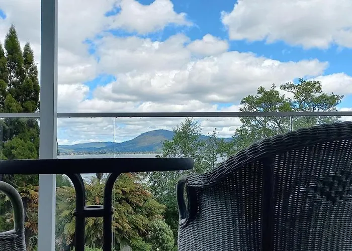 Holiday home Addictive View - Lakeside Rotorua